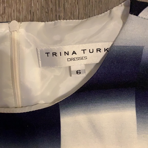 TRINA TURK BLUE AND WHITE UMBRA SLEEVELESS DRESS - Picture 2 of 6